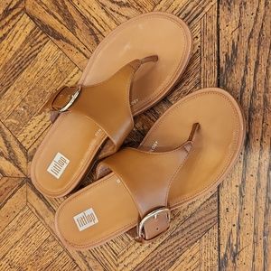 Fitflop Gracie Sandal in Matte Brown, Buckle, Size 7